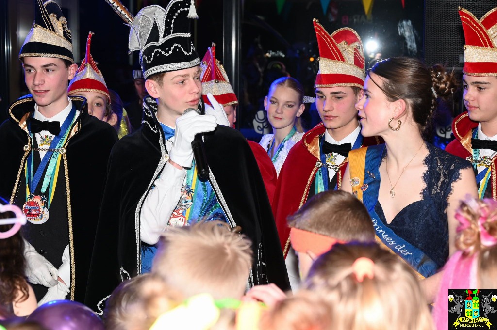 ../Images/Jeugddisco Glow in the Dark 020.jpg